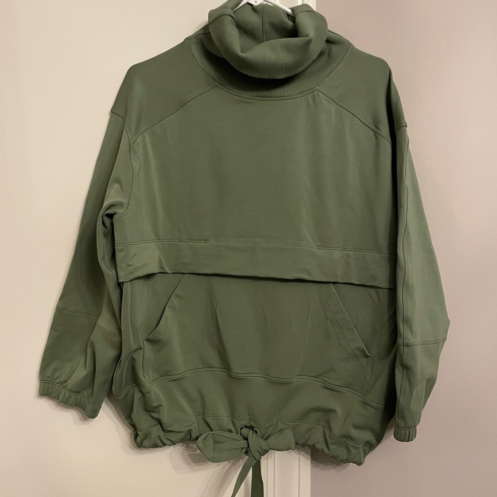 Lululemon sweatshirt, size XS/S